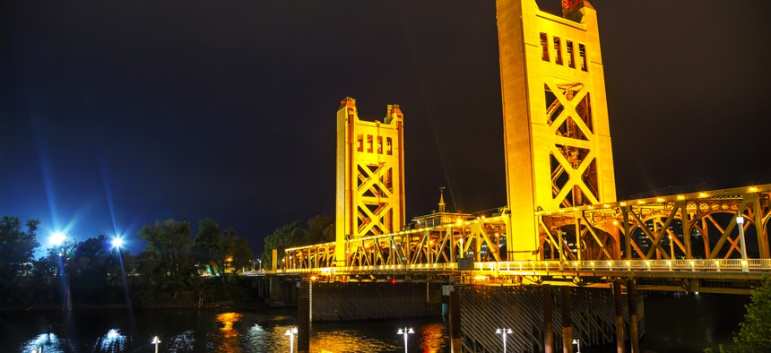 The Tower Bridge links Sacramento with West Sacramento.
