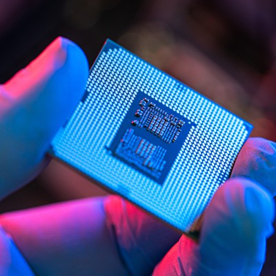 Feds to Hand Out B to Chip Makers in Personnel Building Subsidies