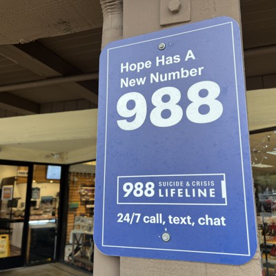 Texts to 988 hotline must now be georouted to local crisis centers ...