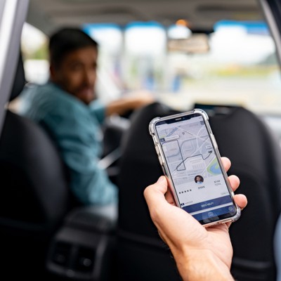 Virginia governor signs rideshare safety bills tightening driver-checks, in-app protections
