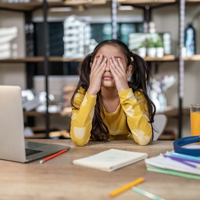 Education leader proposes stronger restrictions on AI and screentime